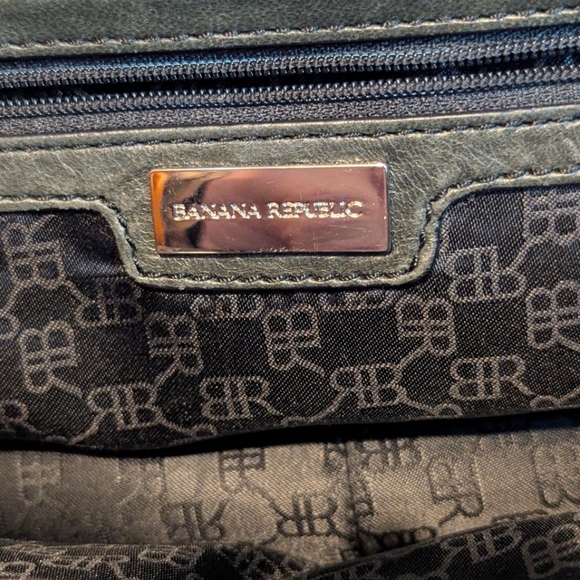 Banana Republic footed shoulder purse in black snakeskin design - Picture 7 of 11